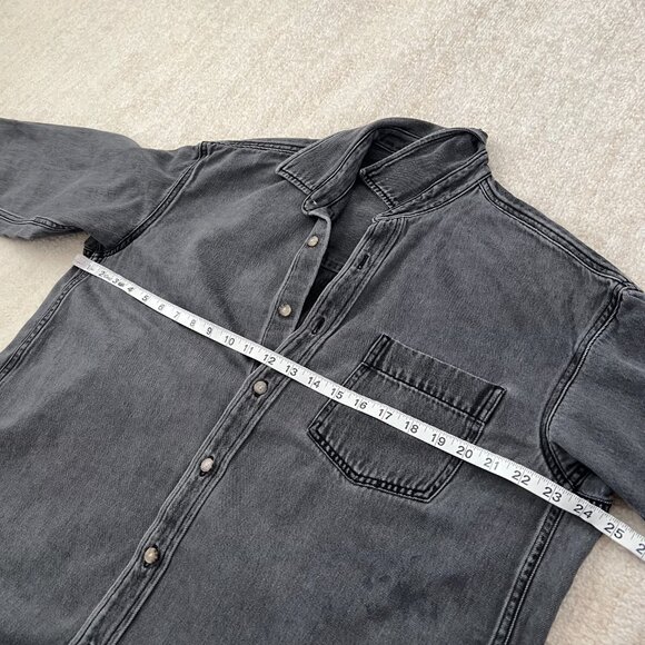 Aritzia Denim Forum The 80s Comfy Oversize Denim Button Up Shirt Top S - Picture 6 of 10